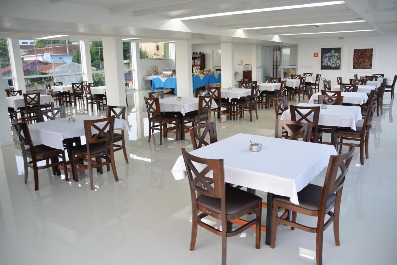 Hotel Buganville Express Кастро Екстериор снимка